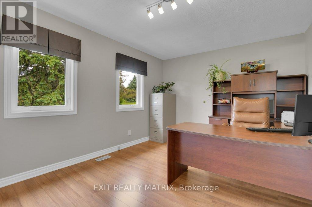 Photo 12 of 842 Apple Lane, Ottawa ON