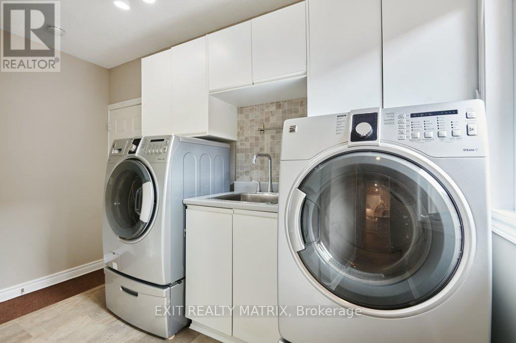 Photo 14 of 842 Apple Lane, Ottawa ON