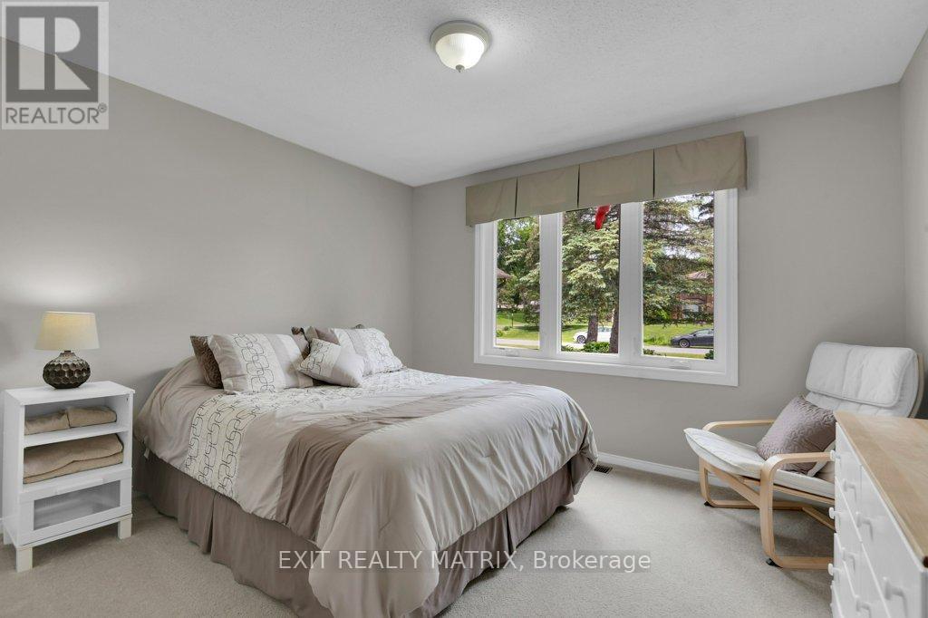 Photo 19 of 842 Apple Lane, Ottawa ON