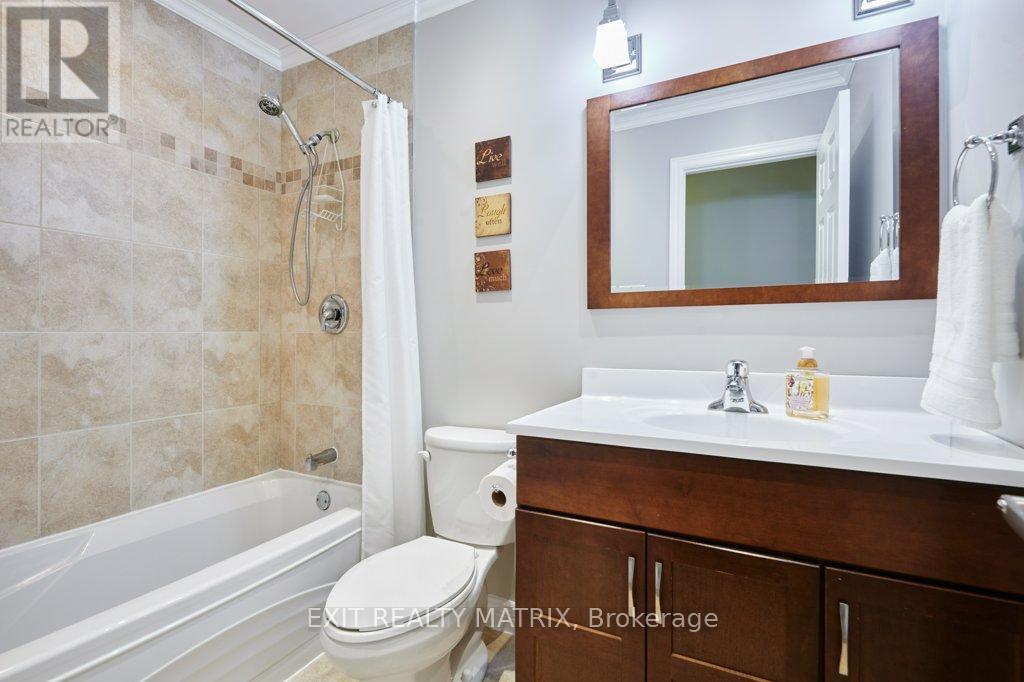 Photo 20 of 842 Apple Lane, Ottawa ON