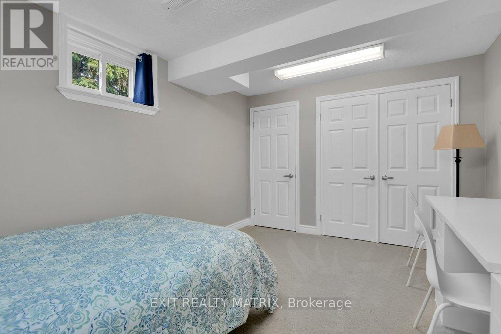 Photo 26 of 842 Apple Lane, Ottawa ON
