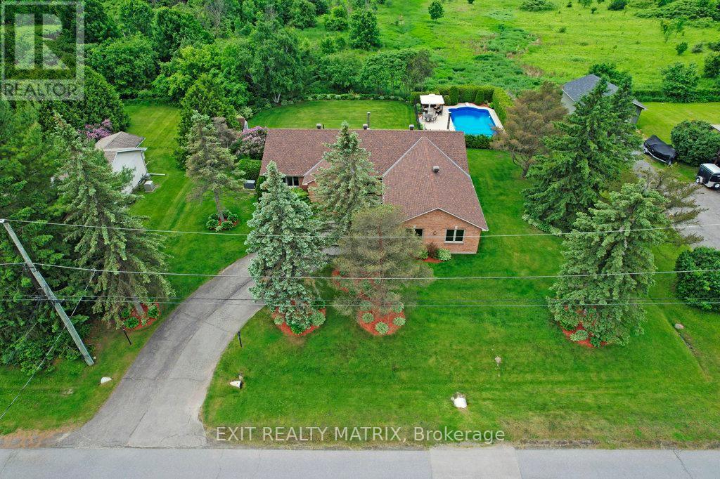 Photo 32 of 842 Apple Lane, Ottawa ON