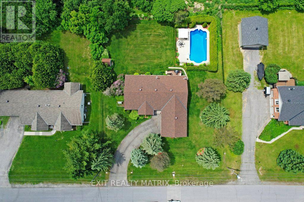 Photo 34 of 842 Apple Lane, Ottawa ON