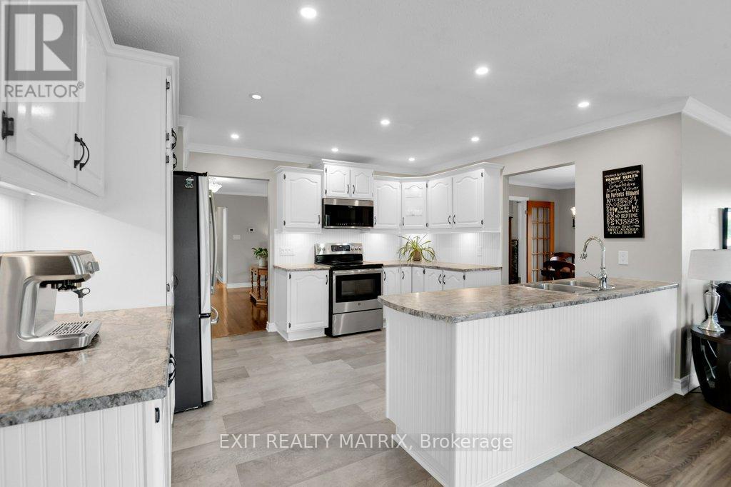 Photo 7 of 842 Apple Lane, Ottawa ON