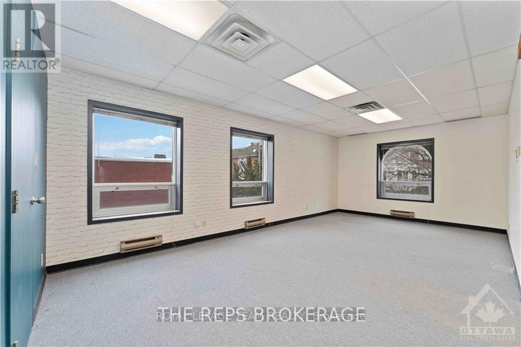 Photo 3 of 275 Bay Street, Ottawa ON