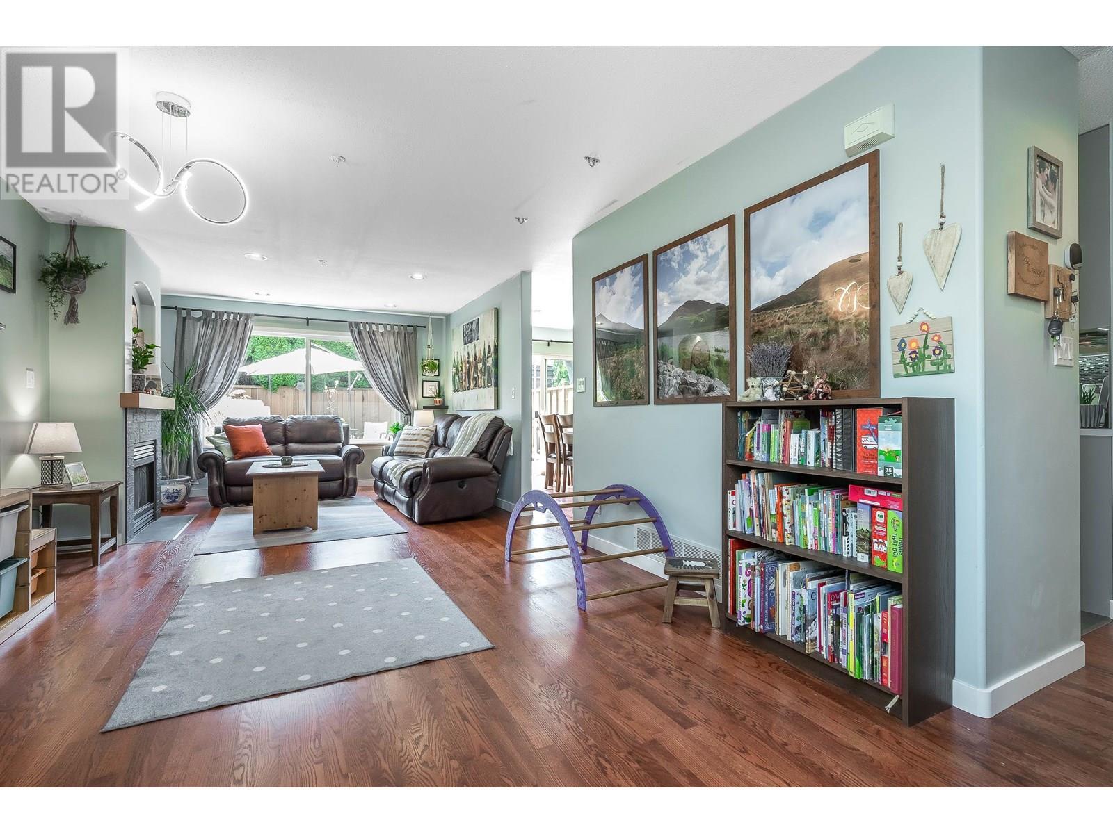 16 1370 RIVERWOOD GATE, Port Coquitlam real estate listing R2996158