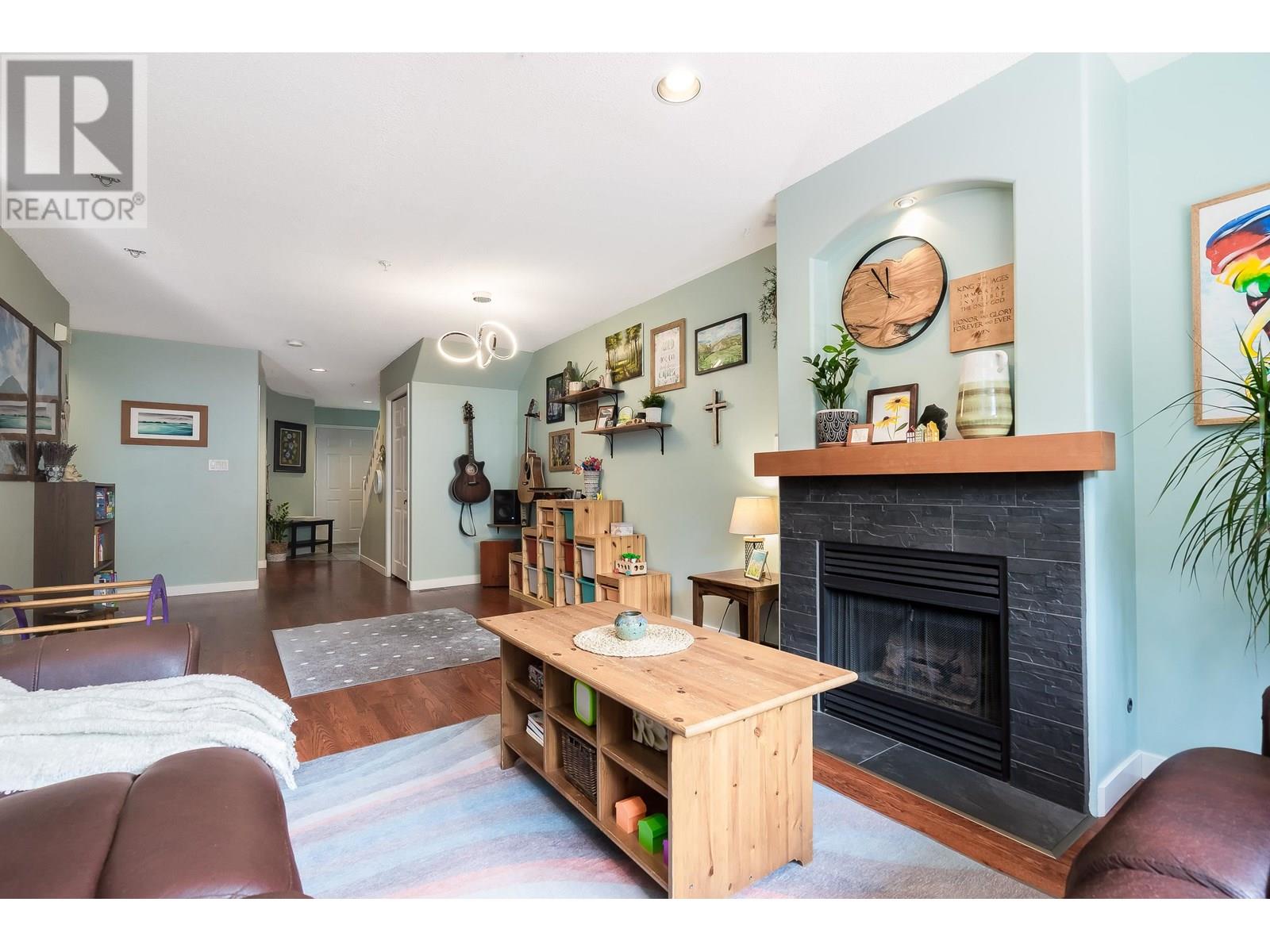 16 1370 RIVERWOOD GATE, Port Coquitlam real estate listing R2996158