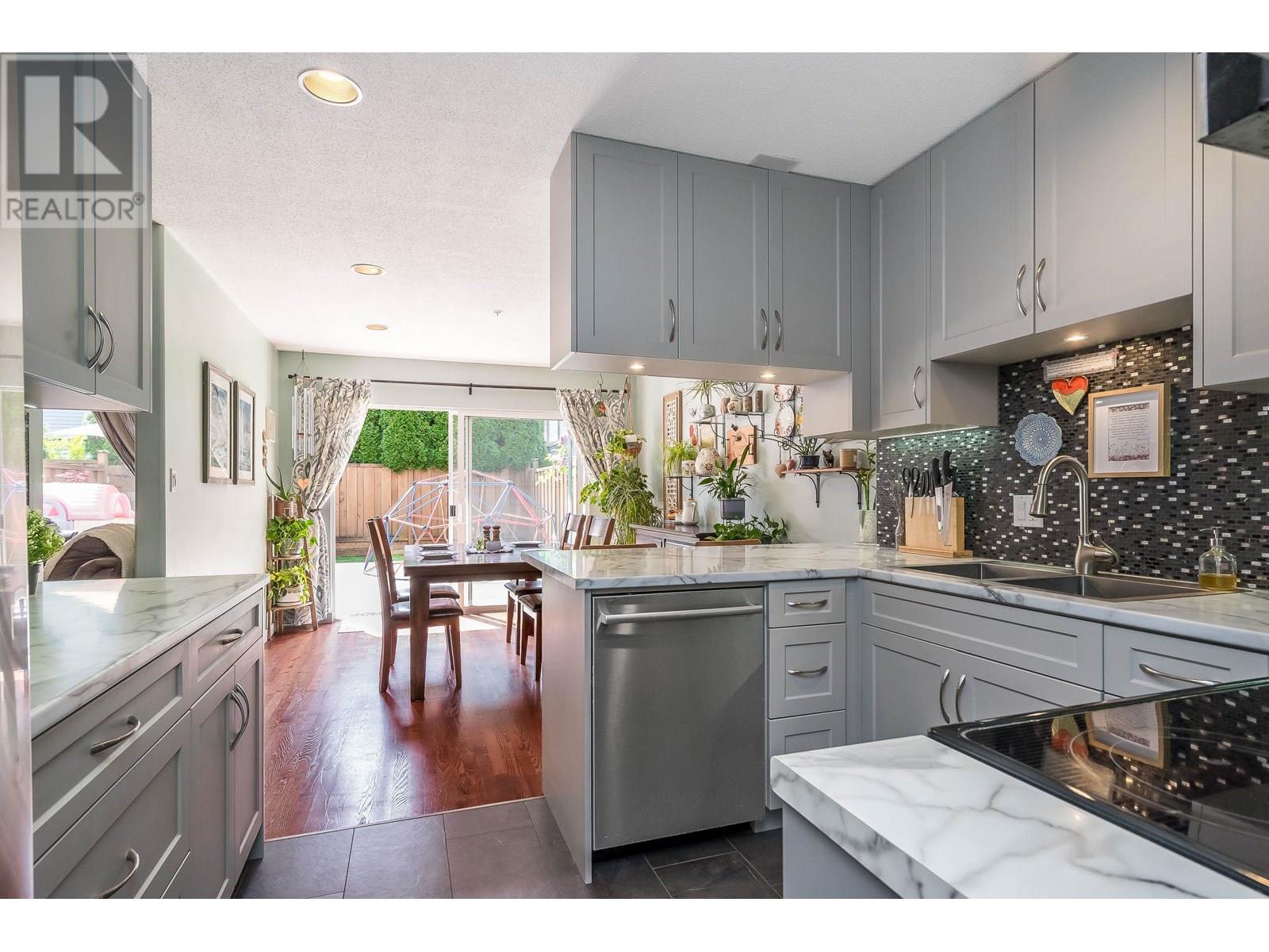 16 1370 RIVERWOOD GATE, Port Coquitlam real estate listing R2996158