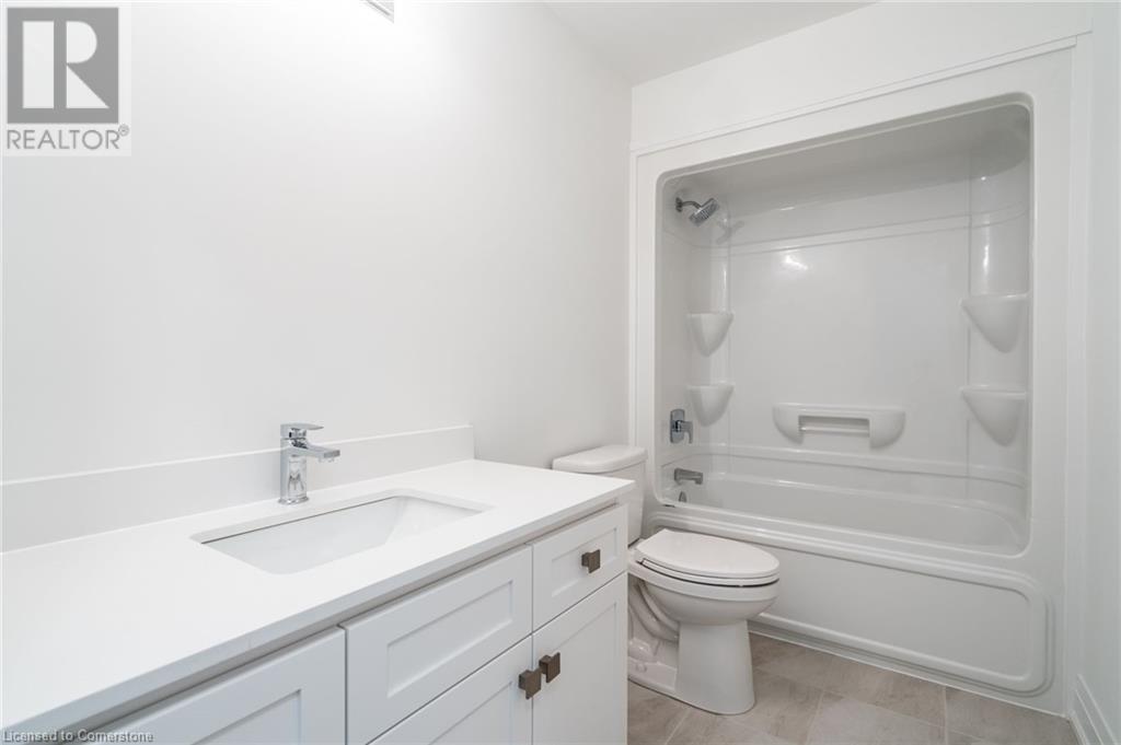 Photo 11 of 18 Clear Valley Lane, Hamilton ON