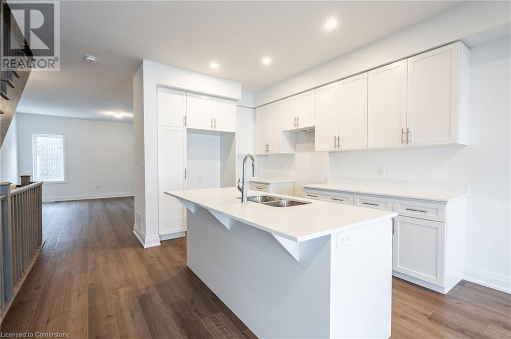 Photo 33 of 18 Clear Valley Lane, Hamilton ON