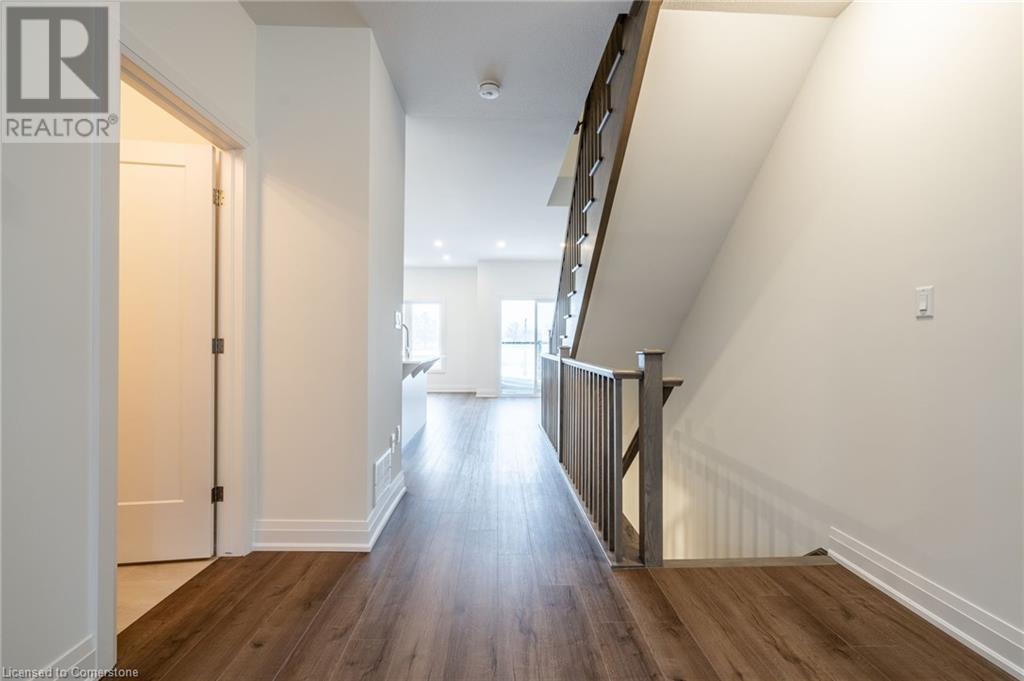 Photo 25 of 18 Clear Valley Lane, Hamilton ON