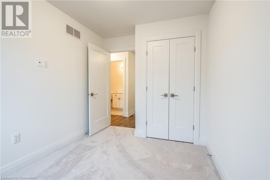 Photo 42 of 18 Clear Valley Lane, Hamilton ON