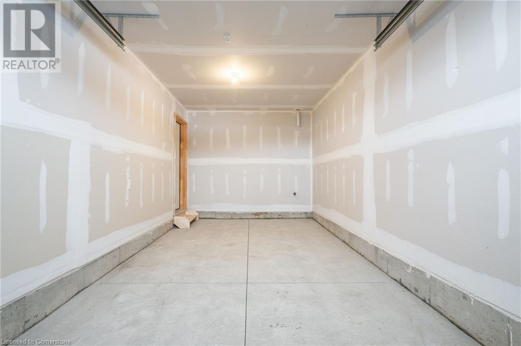 Photo 12 of 18 Clear Valley Lane, Hamilton ON