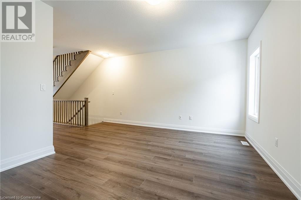 Photo 32 of 18 Clear Valley Lane, Hamilton ON