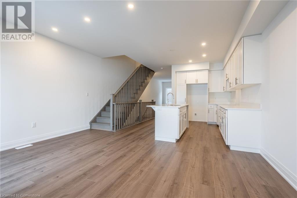 Photo 17 of 18 Clear Valley Lane, Hamilton ON