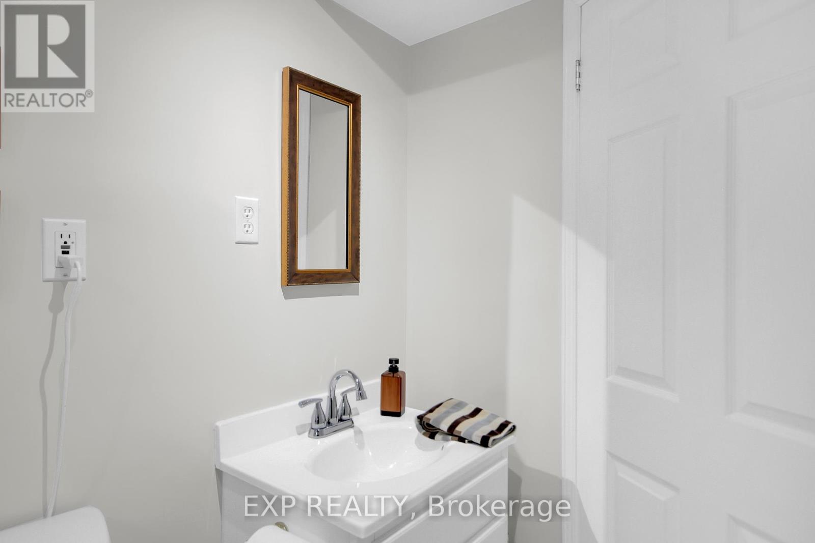 Photo 10 of 1989 Rideau Road, Ottawa ON