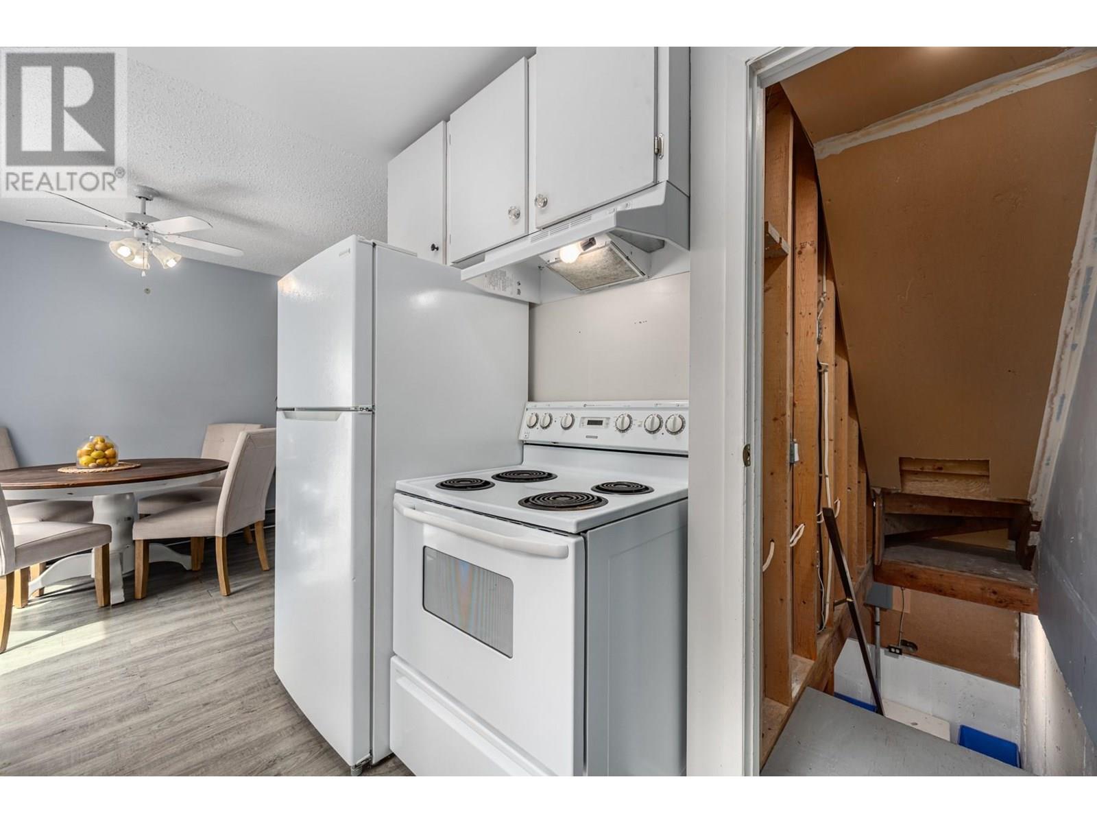 #39 1605 SUMMIT DRIVE - Image 15