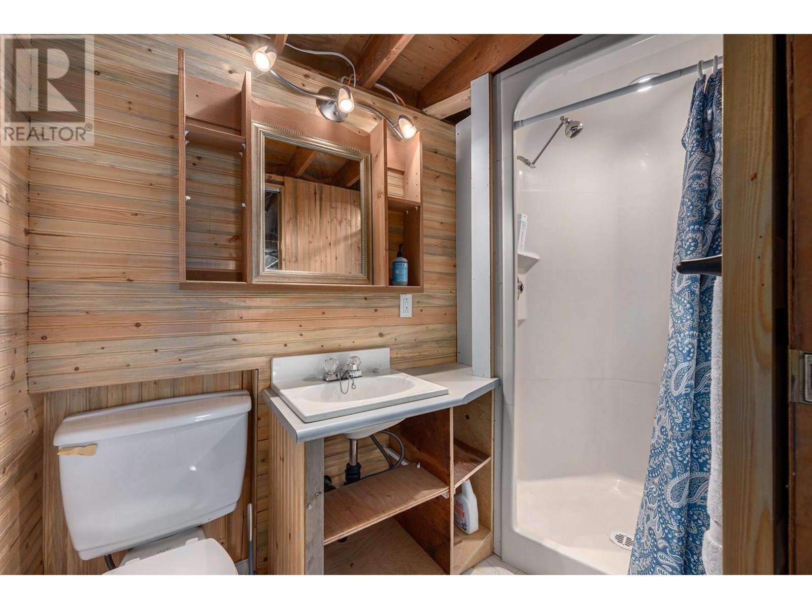 #39 1605 SUMMIT DRIVE - Image 17