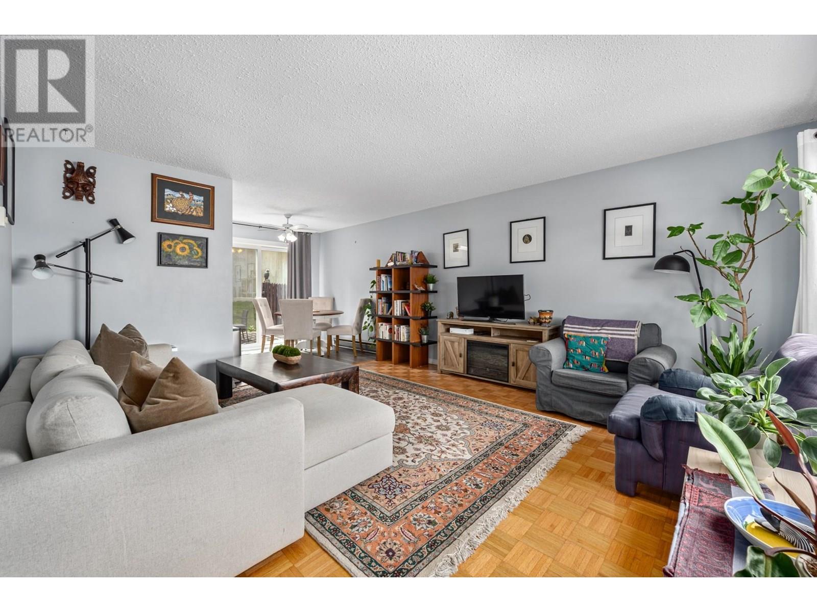 #39 1605 SUMMIT DRIVE - Image 4
