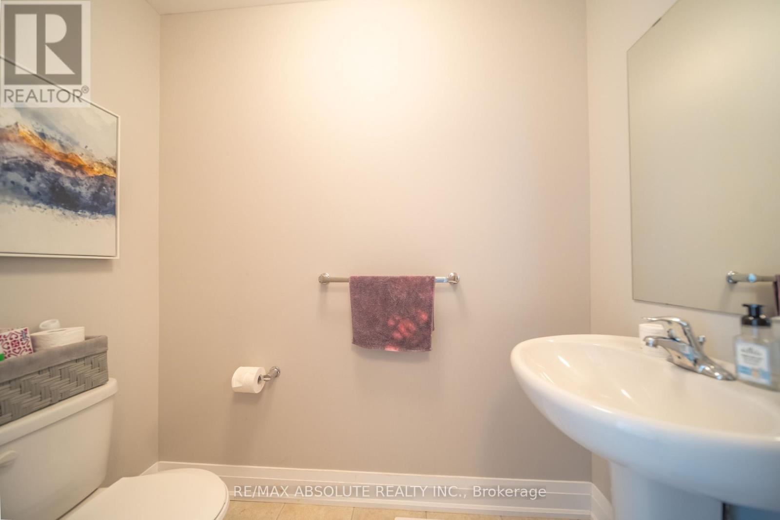 Photo 15 of 287 Belfort Street, Russell ON