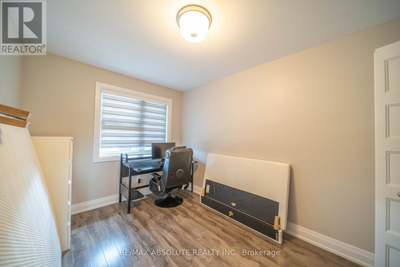 Photo 11 of 287 Belfort Street, Russell ON