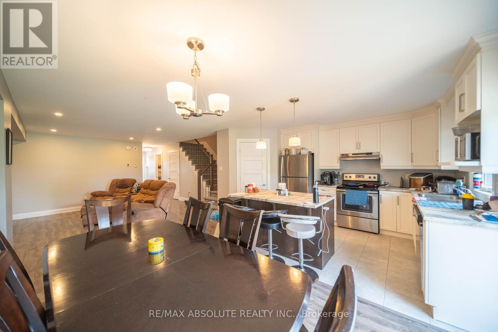 Photo 22 of 287 Belfort Street, Russell ON