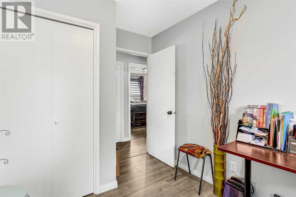 Single Family House Bungalow for Sale in   Avenue Mountview Grande Prairie 