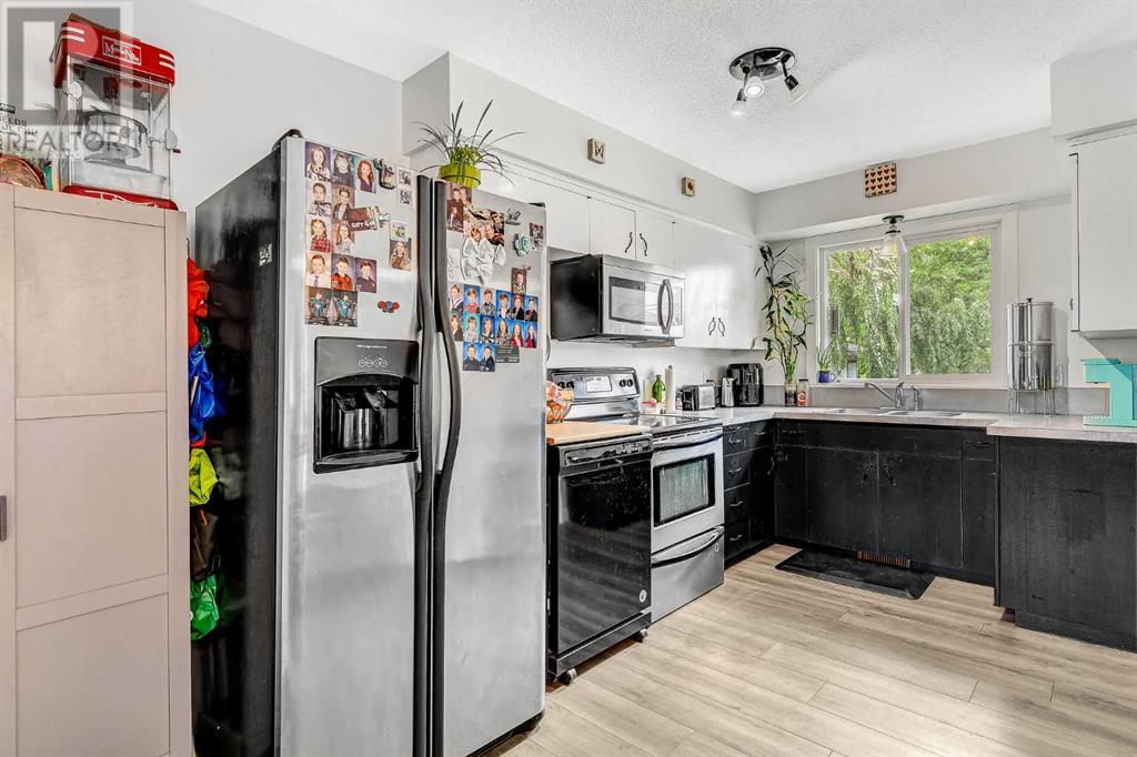 Single Family House Bungalow for Sale in   Avenue Mountview Grande Prairie 
