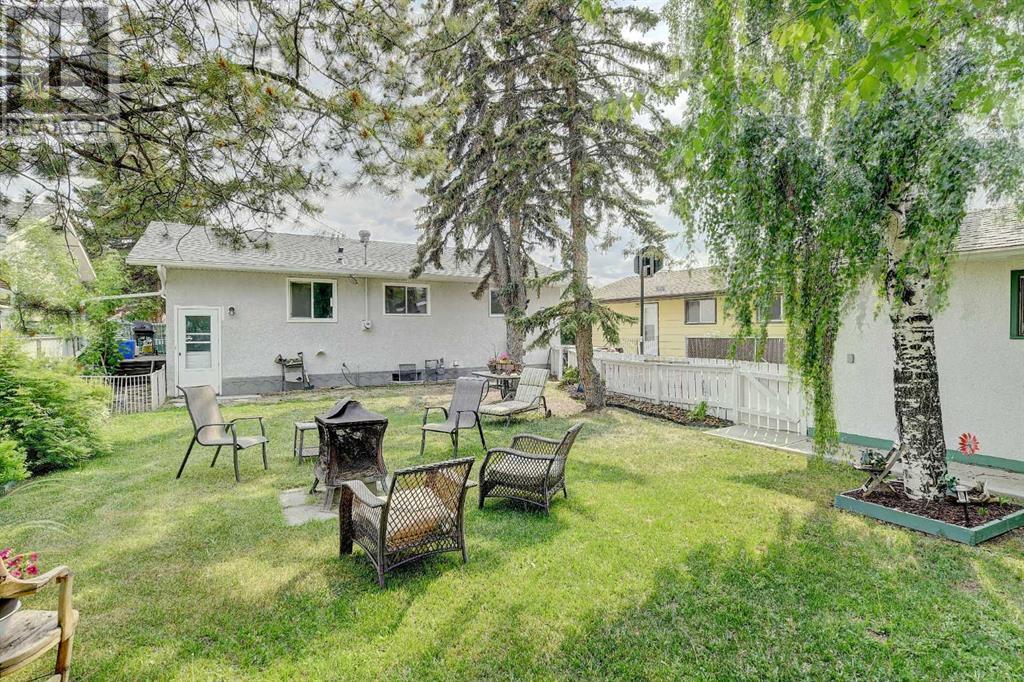 Single Family House Bungalow for Sale in   Avenue Mountview Grande Prairie 
