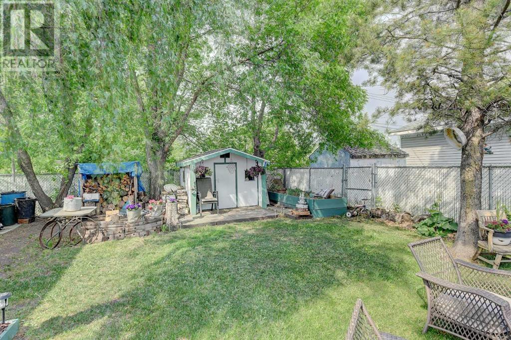 Single Family House Bungalow for Sale in   Avenue Mountview Grande Prairie 