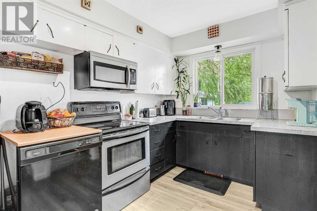Single Family House Bungalow for Sale in   Avenue Mountview Grande Prairie 