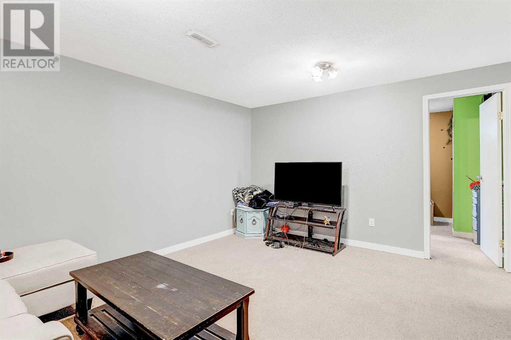 Single Family House Bungalow for Sale in   Avenue Mountview Grande Prairie 