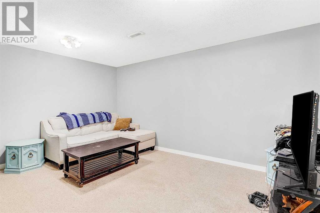 Single Family House Bungalow for Sale in   Avenue Mountview Grande Prairie 