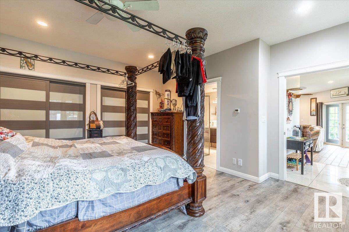 Photo 33 of 4711 52 Ave, Warburg AB