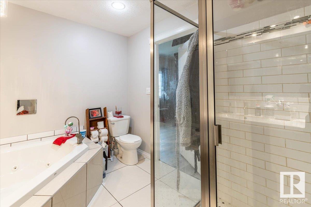 Photo 31 of 4711 52 Ave, Warburg AB