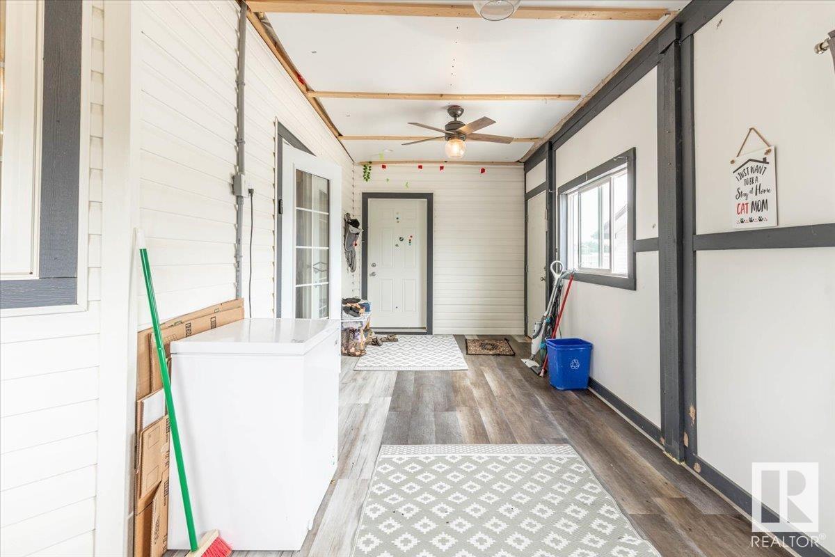 Photo 13 of 4711 52 Ave, Warburg AB