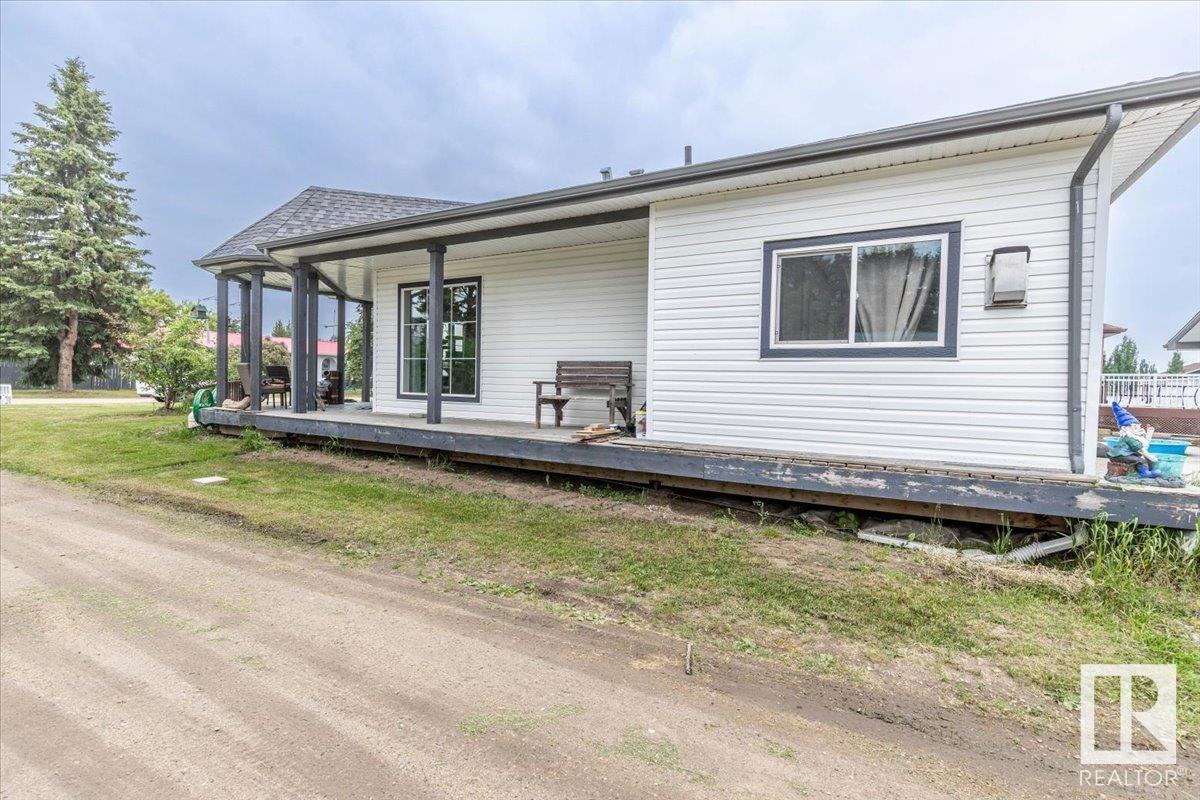 Photo 28 of 4711 52 Ave, Warburg AB