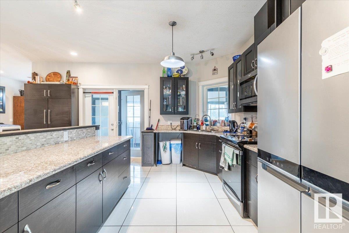Photo 16 of 4711 52 Ave, Warburg AB