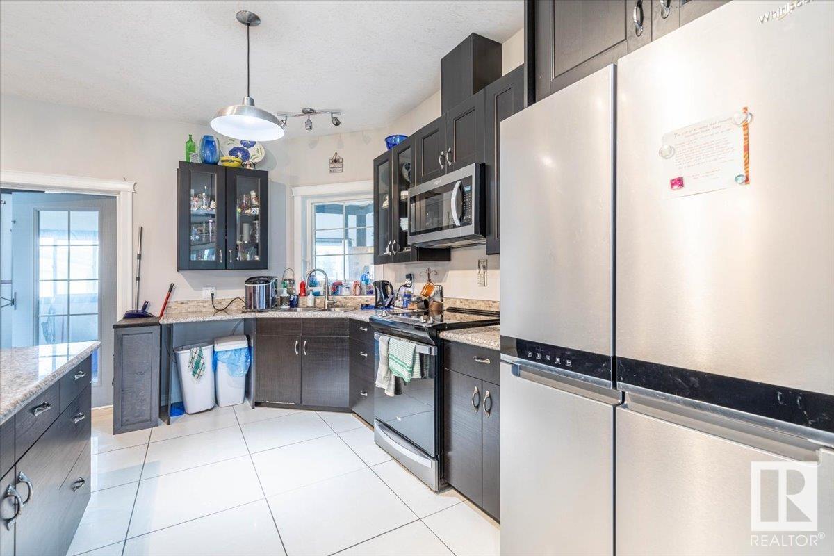 Photo 34 of 4711 52 Ave, Warburg AB