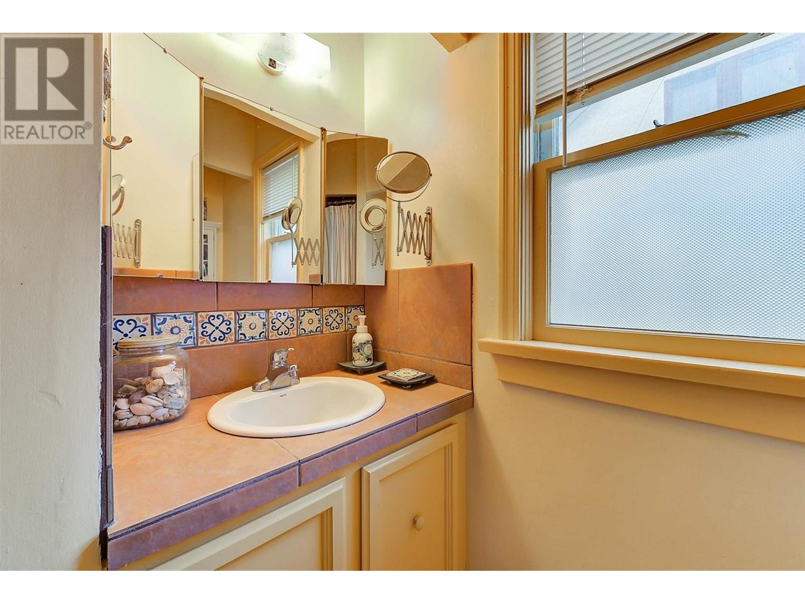 Photo 18 of 866 Dehart Avenue Lot 3, Kelowna BC