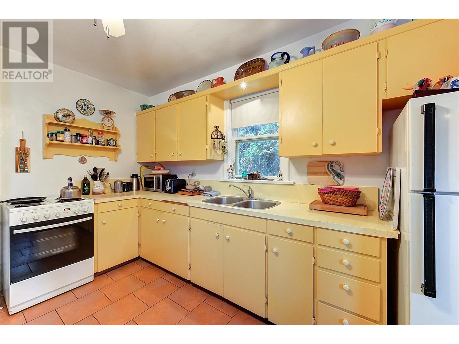 Photo 24 of 866 Dehart Avenue Lot 3, Kelowna BC