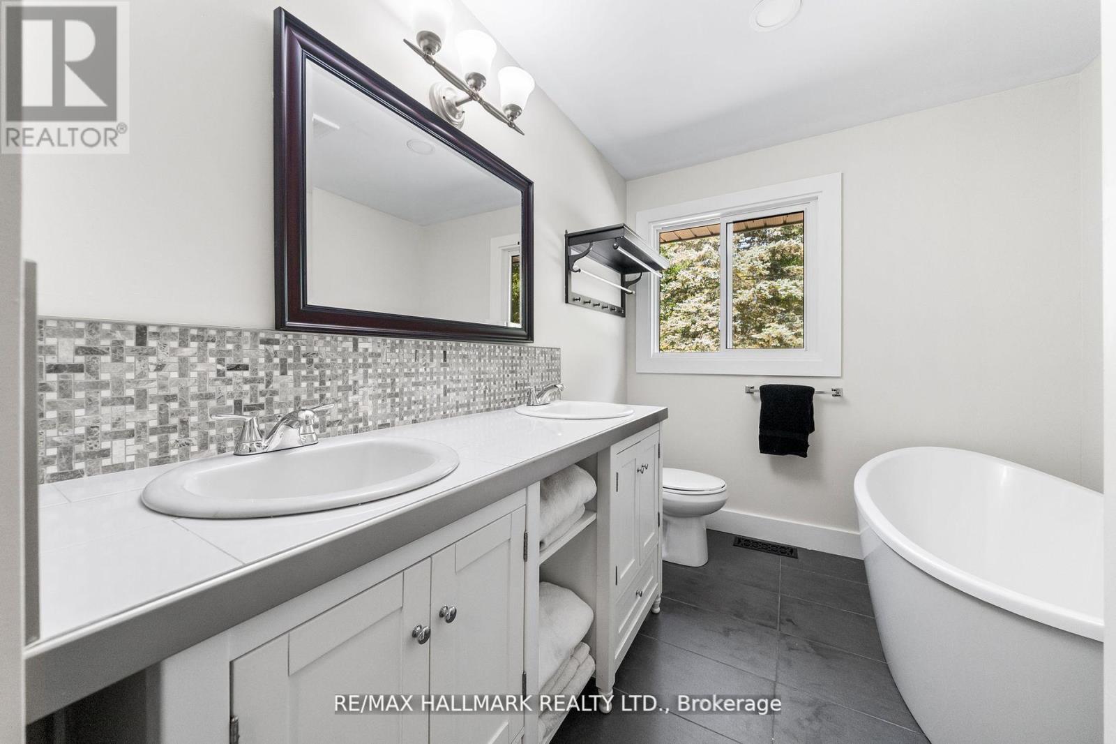 Photo 18 of 2422 Snow Valley Road, Springwater ON