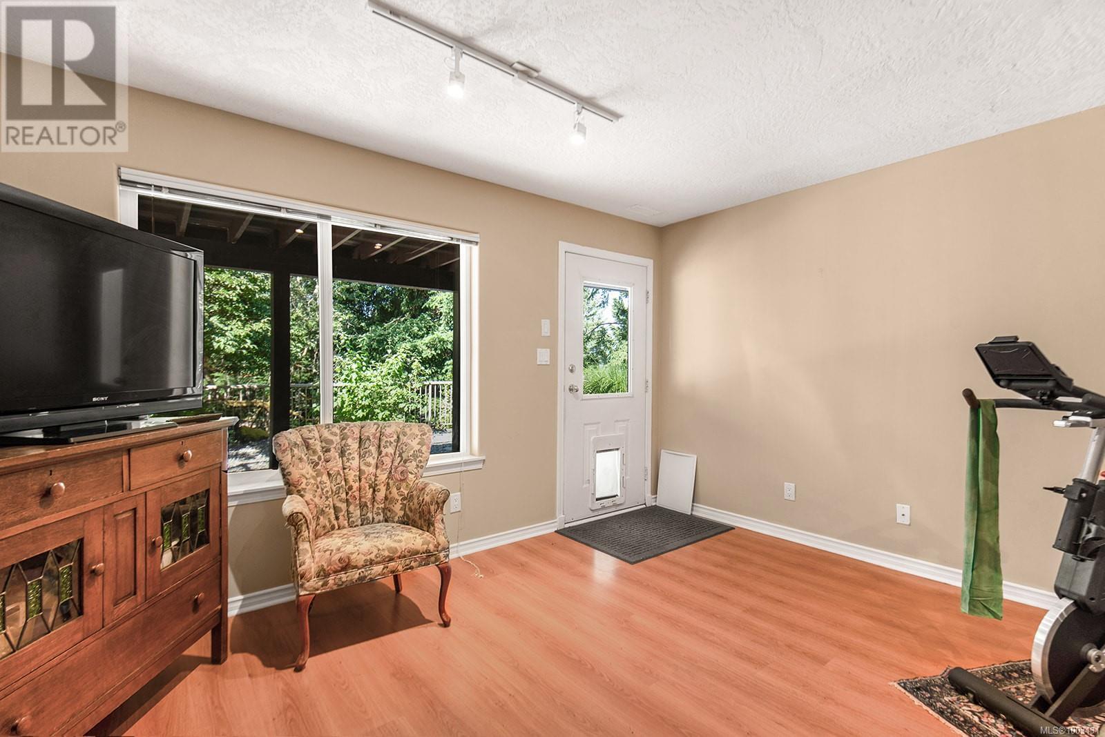 Photo 29 of 1141 Kathleen Dr, Duncan BC