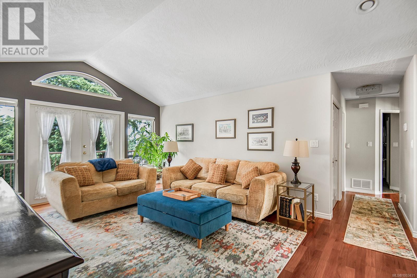 Photo 3 of 1141 Kathleen Dr, Duncan BC
