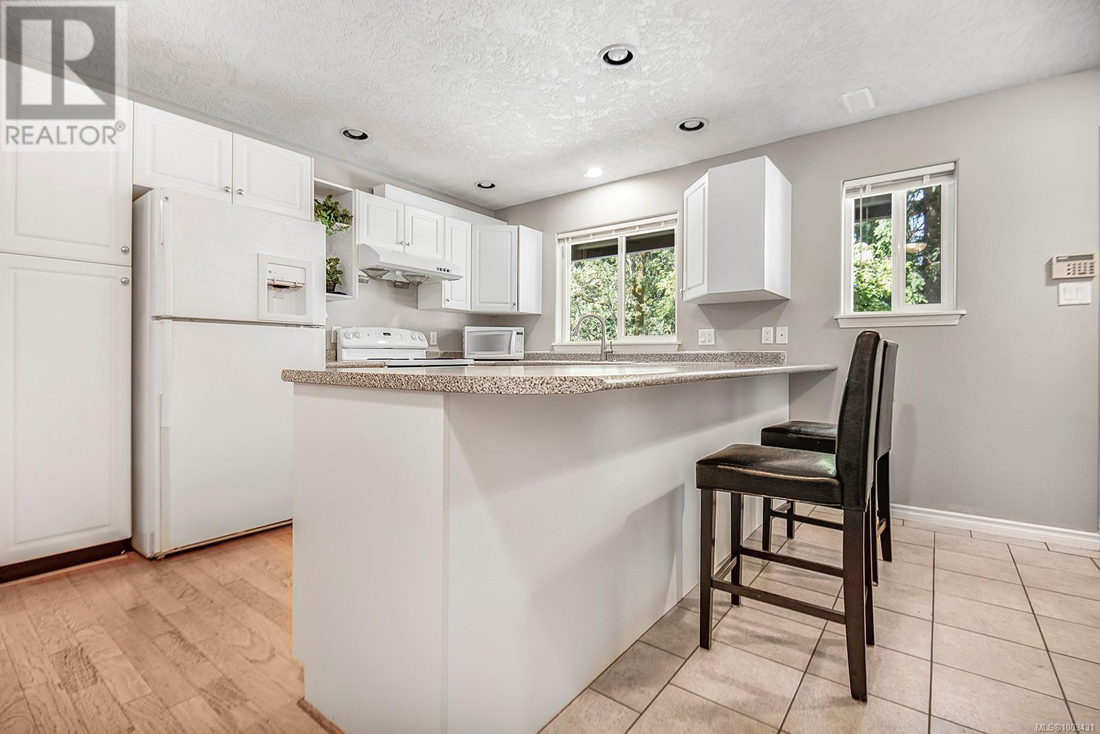 Photo 33 of 1141 Kathleen Dr, Duncan BC