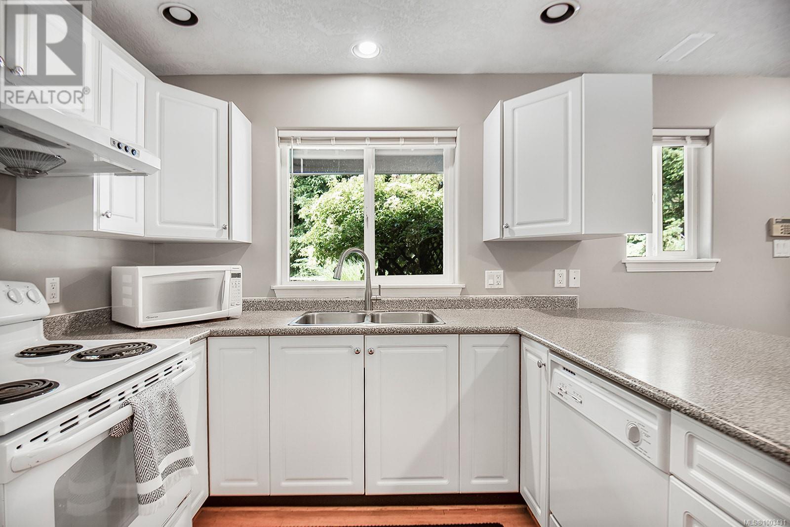 Photo 35 of 1141 Kathleen Dr, Duncan BC