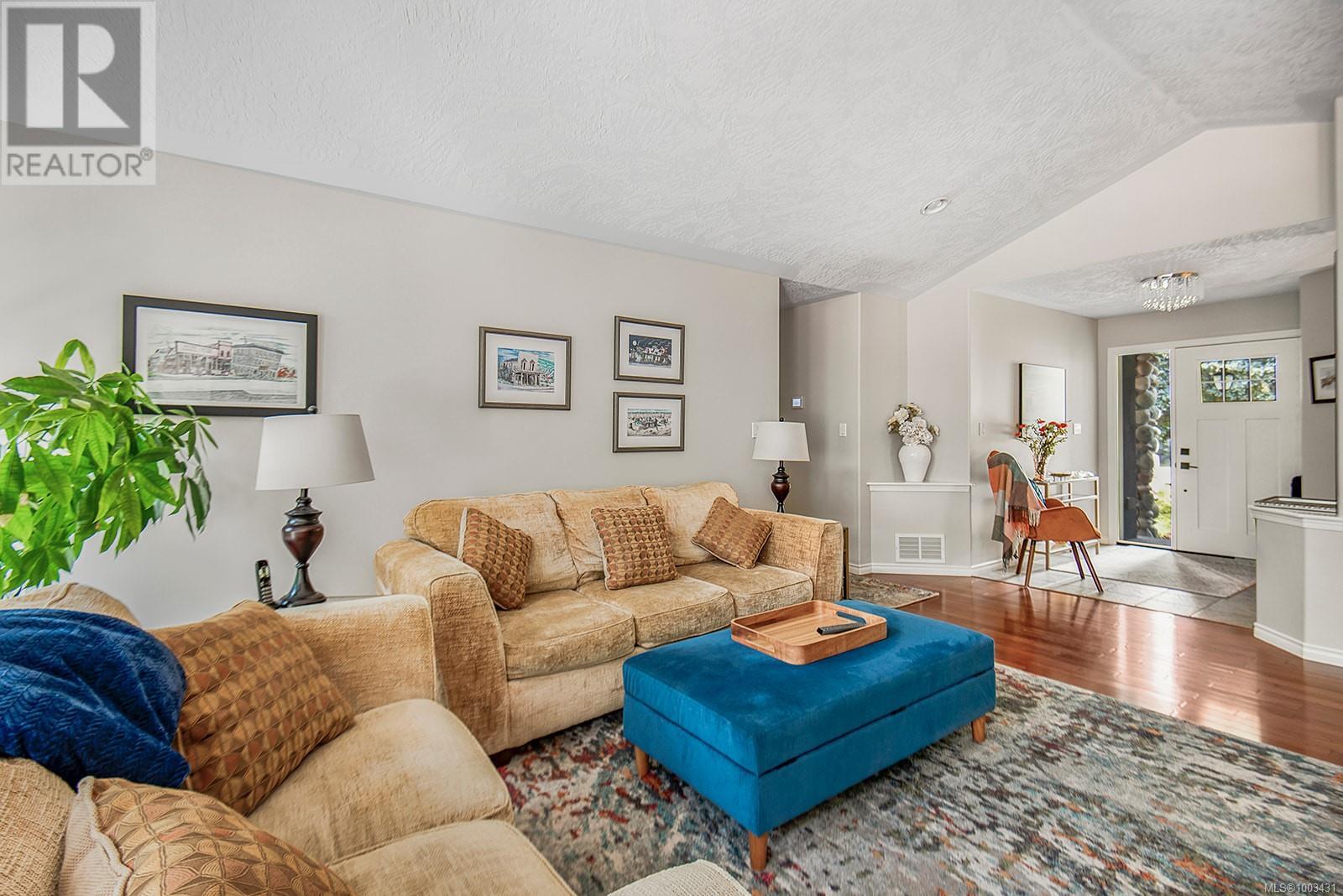 Photo 4 of 1141 Kathleen Dr, Duncan BC