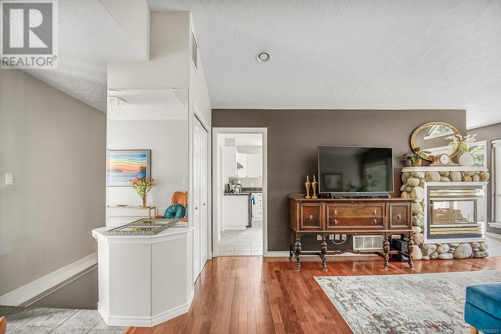 Photo 6 of 1141 Kathleen Dr, Duncan BC