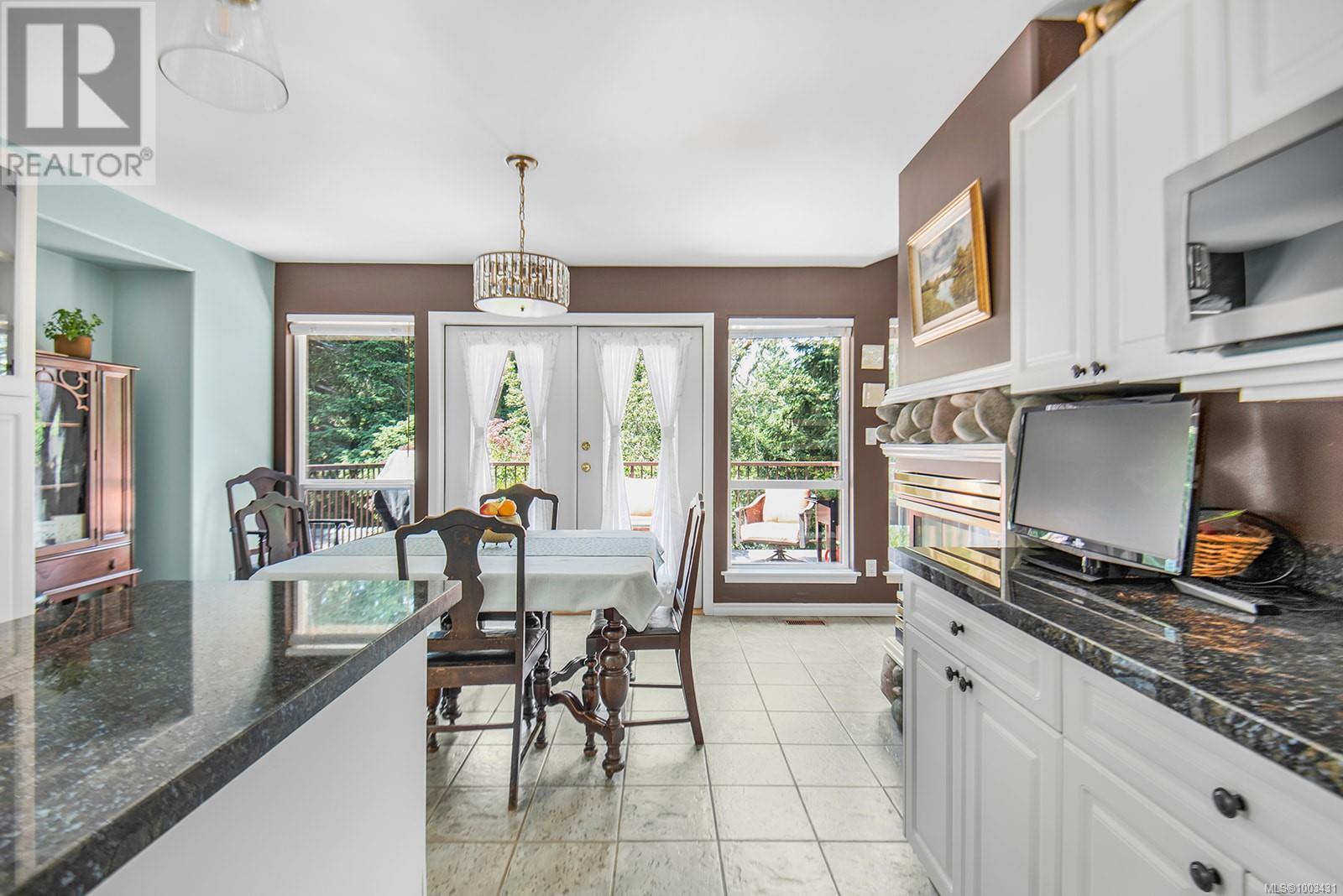 Photo 8 of 1141 Kathleen Dr, Duncan BC
