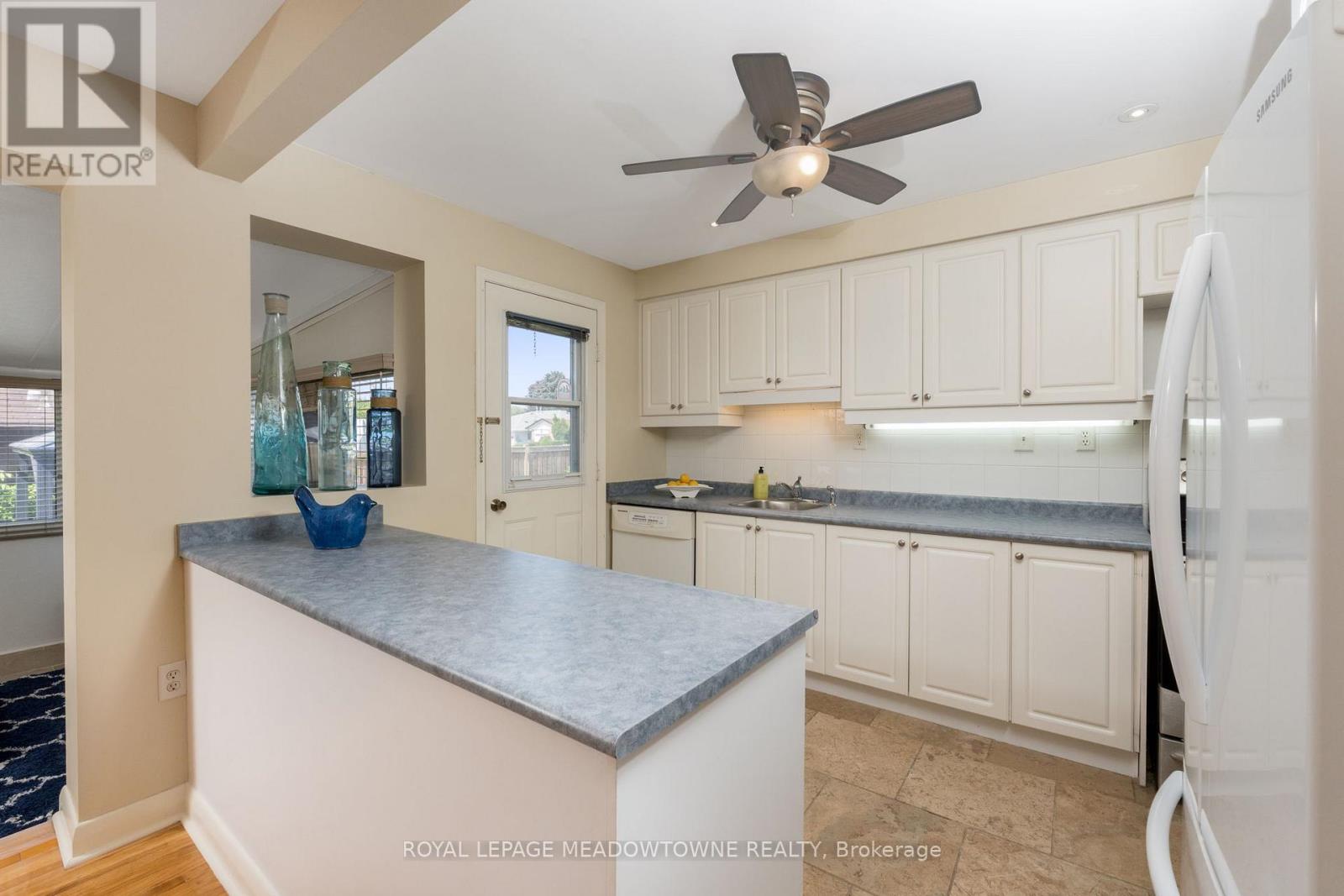Photo 33 of 30 Lesbury Avenue, Brampton ON